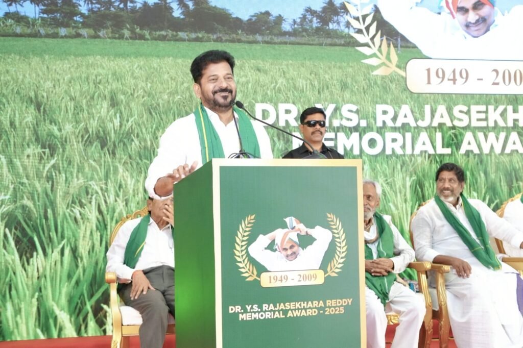 CM Revanth Reddy : సీఎం రేవంత్ రెడ్డి కీలక వ్యాఖ్య, వై ఎస్ చివరికోరిక నెరవేర్చే వరకు విశ్ర మించకుండా పనిచేస్తాం 