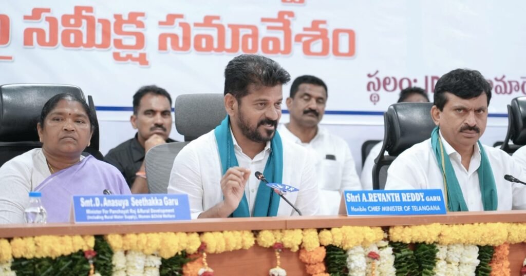 CM Revanth Reddy : సీఎం రేవంత్ రెడ్డి కీలక వ్యాఖ్య, ప్ర జా సమస్యలపై రాజకీయాలక తీ తంగా ప్రతి ఒక్కరూ మానవత్వం తో వ్యవహరించాలి 