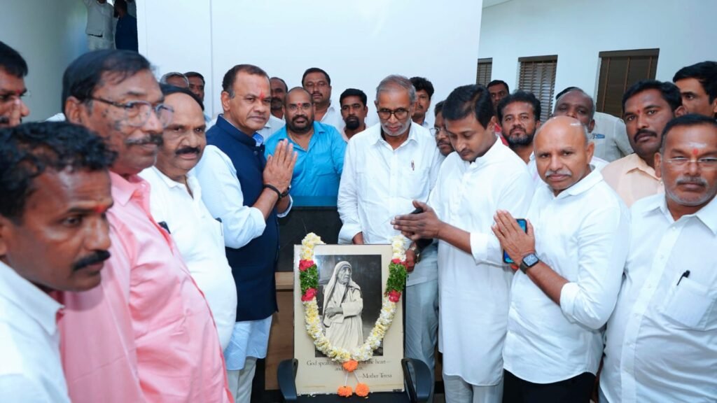 Minister Komatireddy Venkat Reddy : మంత్రి కోమటిరెడ్డి వెంకటరెడ్డి కీలక వ్యాఖ్య, మానవ సేవ కన్నా మిన్న ఏది లేదని చాటిన మహిళామణి మదర్‌ థెరిస్సా