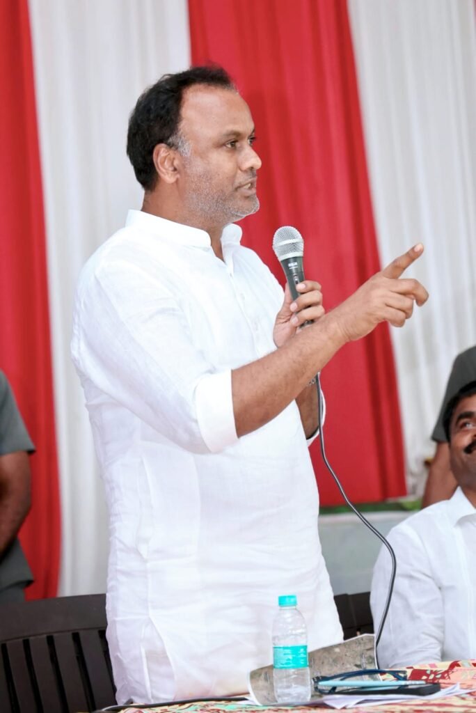 MLA Rajagopal Reddy : మునుగోడు ఎమ్మెల్యే రాజగోపాల్ రెడ్డి సంచలన ప్రకటన, ఆర్ఆర్ఆర్ భూనిర్వాసితులకు న్యాయం కోసం వారితో కలిసి పోరాటం చేస్తాం 