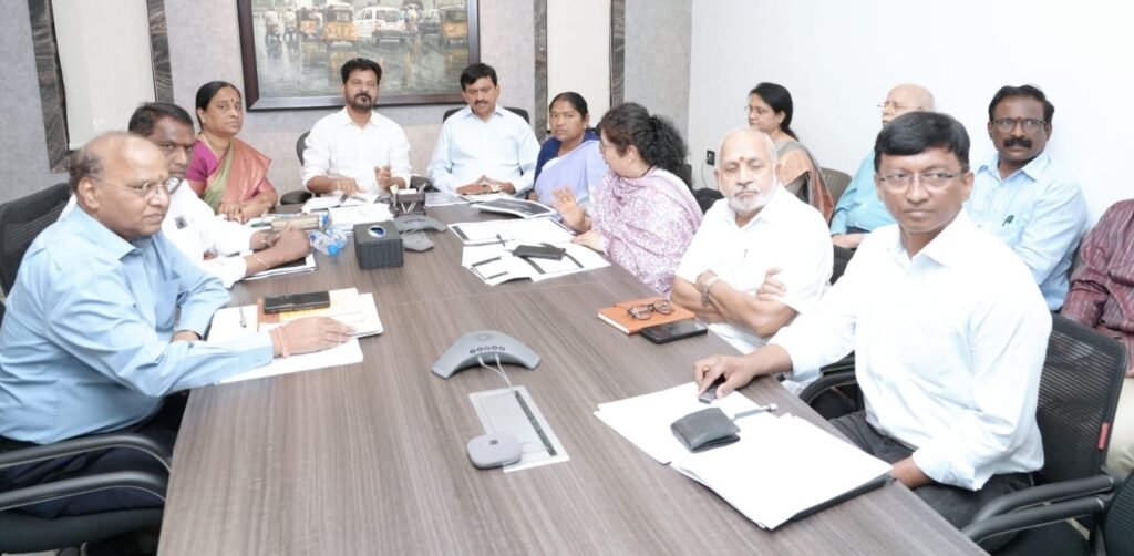 CM Revanth Reddy : సీఎం రేవంత్ రెడ్డి ఆదేశం, మేడారం అభివృద్ధికి సంబంధించిన పనులు వంద రోజుల్లో పూర్తయ్యేలా ప్రణా ళికలు రూపొందించాలి