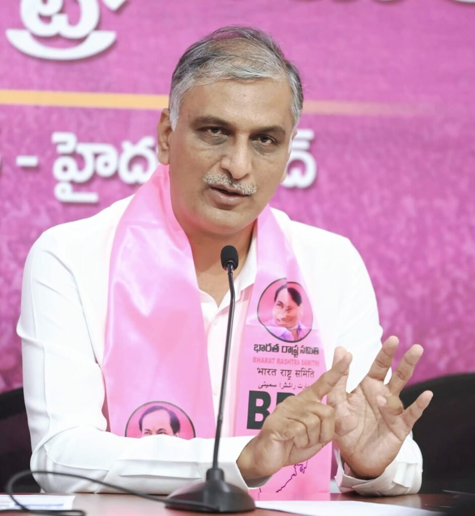 TRS Harish Rao: మాజీ మంత్రి హరీష్ ఘాటు వ్యా ఖ్యలు, మేడిపండుచూడు మేలిమై ఉండు,పొట్టవిప్పి చూడు పురుగు లుoడు ‘రేవంత్’ నైజం