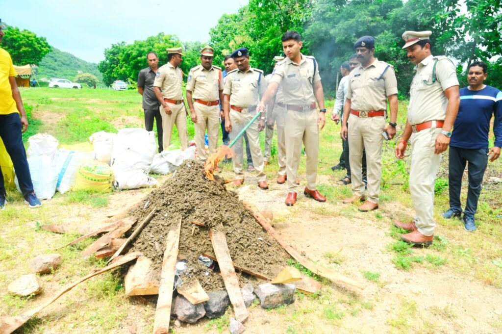 Nalgonda Ganja Seizure : బిగ్ బ్రేకింగ్, నల్లగొండ జిల్లాలో రూ. 52 లక్షల విలువైన 207.056 కేజీ ల సీజ్డ్ గంజాయి దగ్దంచేసిన ఎస్పీ 