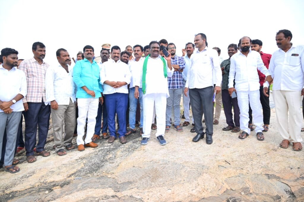 MLA Mandula Samel : రుద్రమ చెరువును పర్యాటక కేం ద్రంగా మార్చేందుకు కృషి