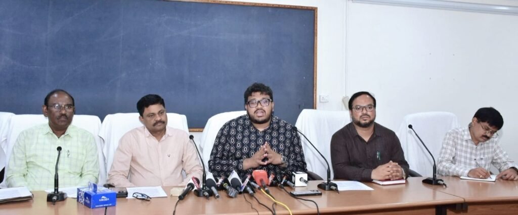 Dog adoption program: నల్లగొండలో ఈ నెల 13న కుక్కల దత్తత కార్యక్రమం