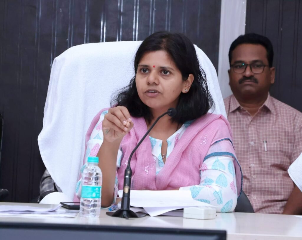Collector Ila Tripathi : బిగ్ బ్రేకింగ్, తెలంగాణ ఇంటి పార్టీకి షోకాజ్ నోటీసులు, వచ్చేనెల 8న వాదనలు వినిపించేందుకు అవకా శం