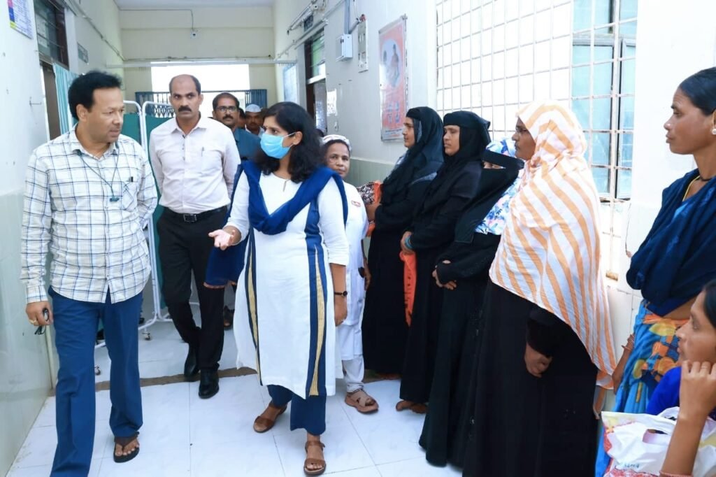 Nalgonda District Collector Ila Tripathi : పిహెచ్ సిలలో నల్లగొండ జిల్లా కలె క్టర్ ఇలా త్రిపాఠి ఆకస్మిక తనిఖీ, పే దలకు అన్ని రకాల వైద్యసేవలo దించాలని ఆదేశం 