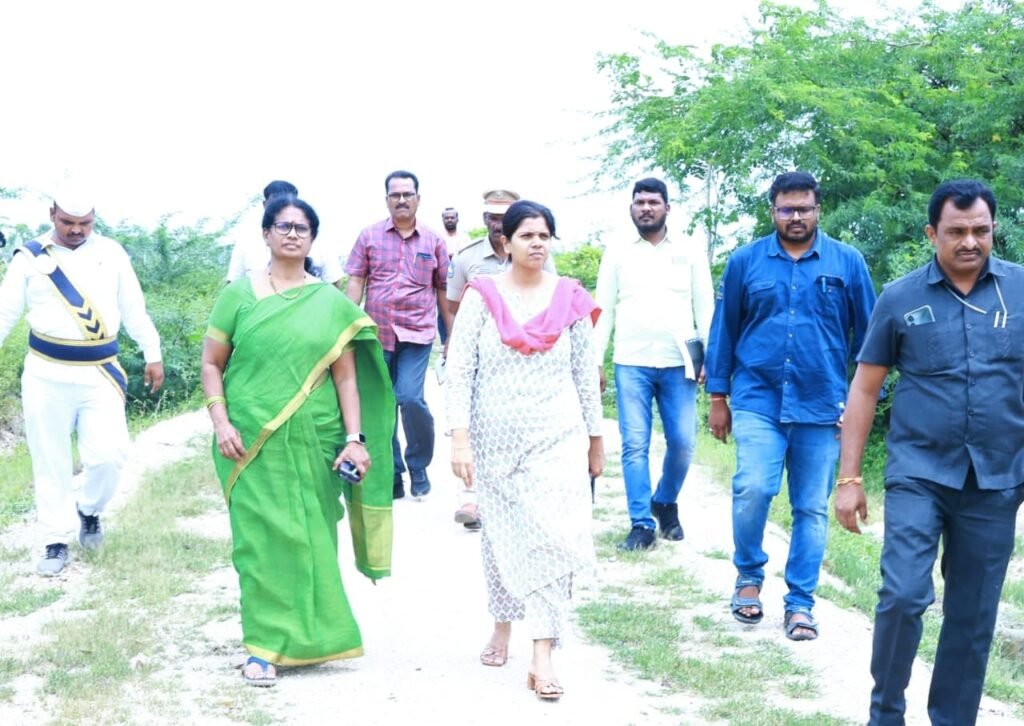 District Collector Ila Tripathi : నల్లగొండ జిల్లా కలెక్టర్ ఇలా త్రిపాఠి ఆదేశం, తక్షణమే యంగ్ ఇండియా ఇంటిగ్రేటెడ్ రెసిడెన్షియల్ పాఠశాల భవన నిర్మాణ పనులు ప్రారంభిం చాలి