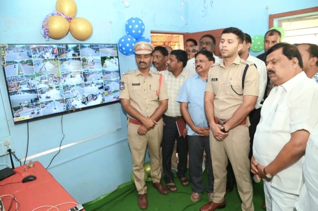SP Sharath Chandra Pawar : నల్లగొండ జిల్లా ఎస్పీ శరత్ చంద్ర ప వార్ కీలక వ్యాఖ్య, నేర నియంత్ర ణకు అత్యాధునిక సిసిటీవీ కెమె రాలు దోహదం 