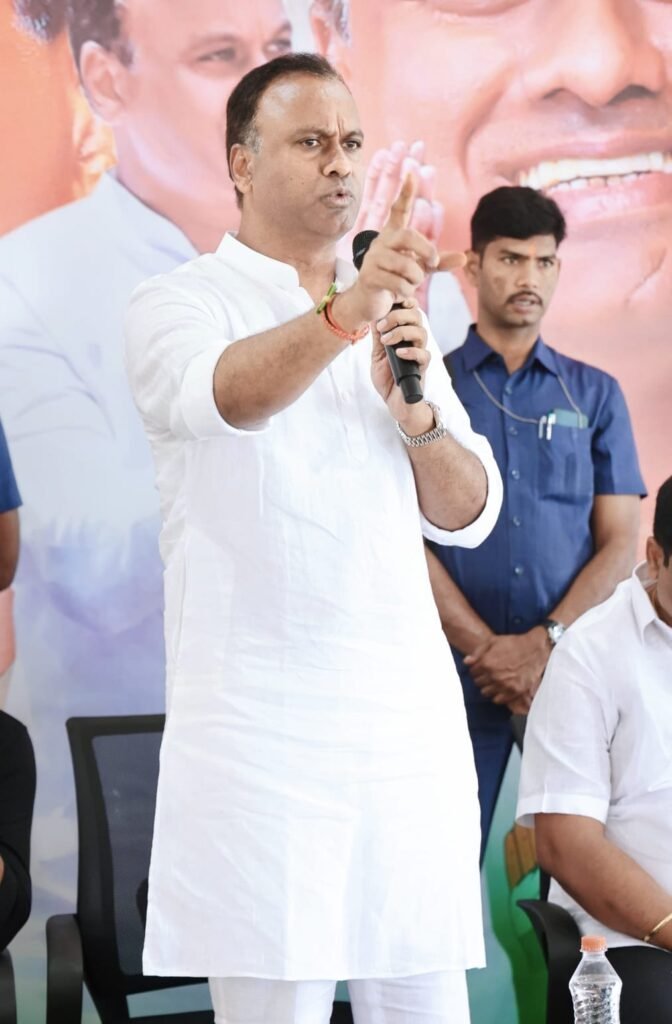 MLA Komatireddy Rajgopal Reddy : ఎమ్మెల్యే కోమటిరెడ్డి రాజ్ గోపాల్ రెడ్డి కీలక వ్యాఖ్య, భూనిర్వాసితు ల కోసం కడవరకూ కోట్లాడుతా 