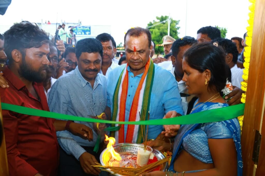 Minister Komatireddy Venkata Reddy : బిగ్ బ్రేకింగ్, నల్లగొండలో అట్ట హా సంగా ఇందిరమ్మ ఇండ్ల గృహప్రవే శాలు 