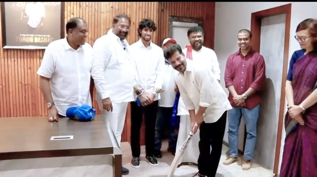 Big Breaking : బిగ్ బ్రేకింగ్, ఆసియా కప్ హీరో తిలక్ వర్మకు సీఎం రేవంత్ ఘన సత్కారం