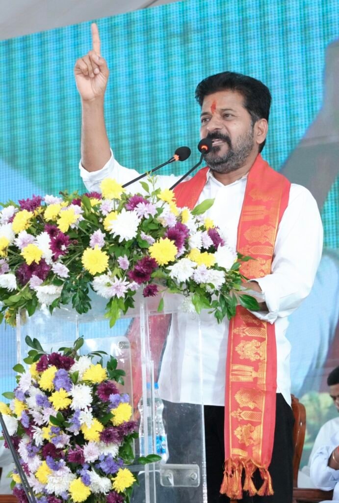CM Revanth Reddy : సీఎం రేవంత్ రెడ్డి కీలక ప్రకటన, డి సెంబర్ లోగా ఫ్యూచర్ సిటీ డెవ ల ప్మెంట్ భవనం, స్కిల్ యూనివర్సి టీని పూర్తిచేస్తాం 