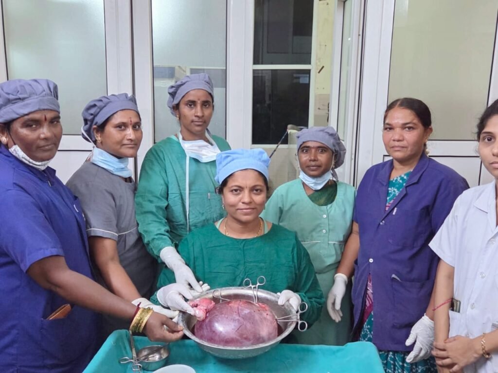 Rajeswari Hospital Surgery : బిగ్ బ్రేకింగ్, నల్లగొండ రాజేశ్వరి హా స్పటల్లో శస్త్రచికిత్స విజయవంతం, 6.5 కిలోల అండాశయ ట్యూమర్ తొలగింపు