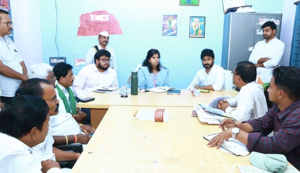 District Collector Ila Tripathi : నల్లగొండ జిల్లా కలెక్టర్ ఆదేశం, పే రూరు వంతెన పునరుద్ధరణకు అం చనాలు రూపొందించాలి 