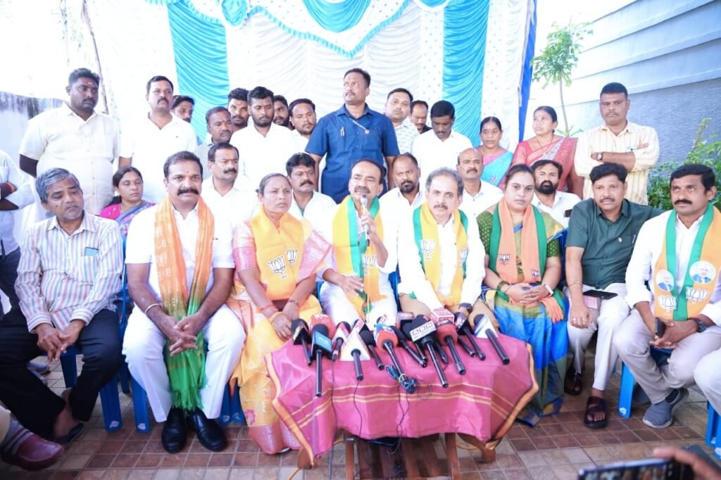 MP Etela Rajender : మాజీ మంత్రి, ఎంపీ ఈటెల రాజేం దర్ ఘాటువ్యాఖ్యలు, నిజాయితీ, నిబద్ధతలేక కాంగ్రెస్ చేతులెత్తేసింది
