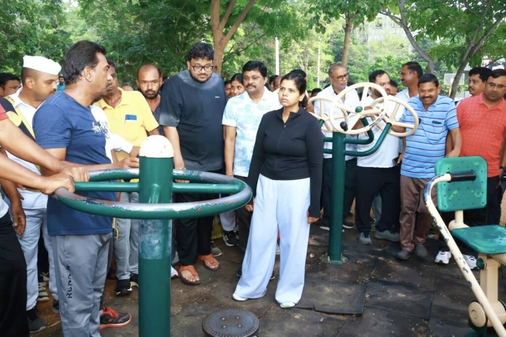 District Collector Ila Tripathi : నల్లగొండ జిల్లా కలెక్టర్ కీలక ప్రకట న, ఎన్జీ కళాశాల మైదానంలో సింథ టిక్ ట్రాక్, ఓపెన్ జిమ్ ఏర్పాటు