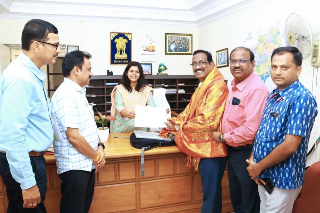 Indiramma Housing Scheme : బిగ్ బ్రేకింగ్, ఇందిరమ్మ ఇండ్ల పథ కం అమలులో 2వ స్థానంలో నల్ల గొండ జిల్లా, జిల్లా యంత్రాంగానికి అభినందనలు 