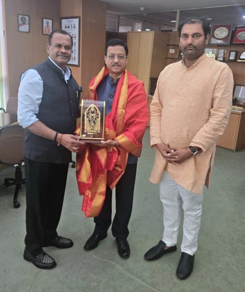 Minister Komatireddy Venkata Reddy : మంత్రి కోమటిరెడ్డి వెంకటరెడ్డి సిసి ఐ అప్పీల్, తెలంగాణ పత్తి రైతుల కష్టాలు తీర్చండి, తేమశాతం తగ్గిం చండి
