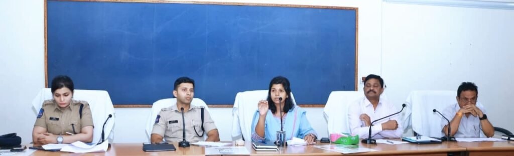 District Collector Ila Tripathi :  నల్లగొండ జిల్లా కలెక్టర్ ఇలా త్రిపాఠి, హెచ్చరిక, ధాన్యం కొనుగోళ్లలో మి ల్లర్లు ఎలాంటి సమస్యలు సృష్టిం చొద్దు 