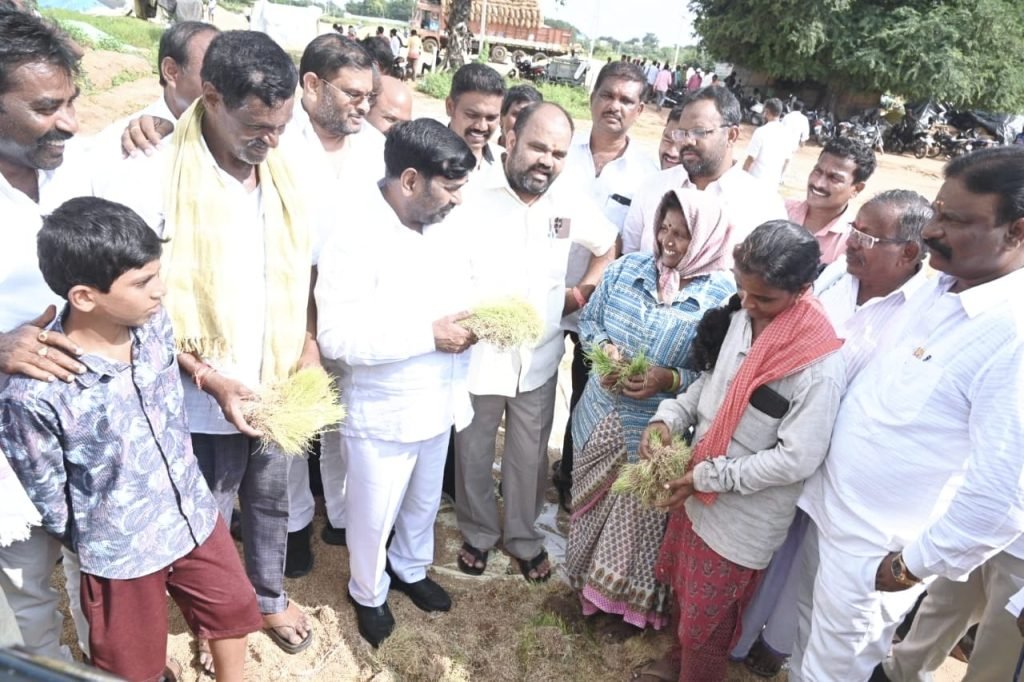 EXMinister Jagadish Reddy : మాజీ మంత్రి జగదీశ్ రెడ్డి ఘాటు వ్యాఖ్య, ప్రభుత్వం చేతకానితనం తో పుట్టెడుదుఃఖంలో రైతులు