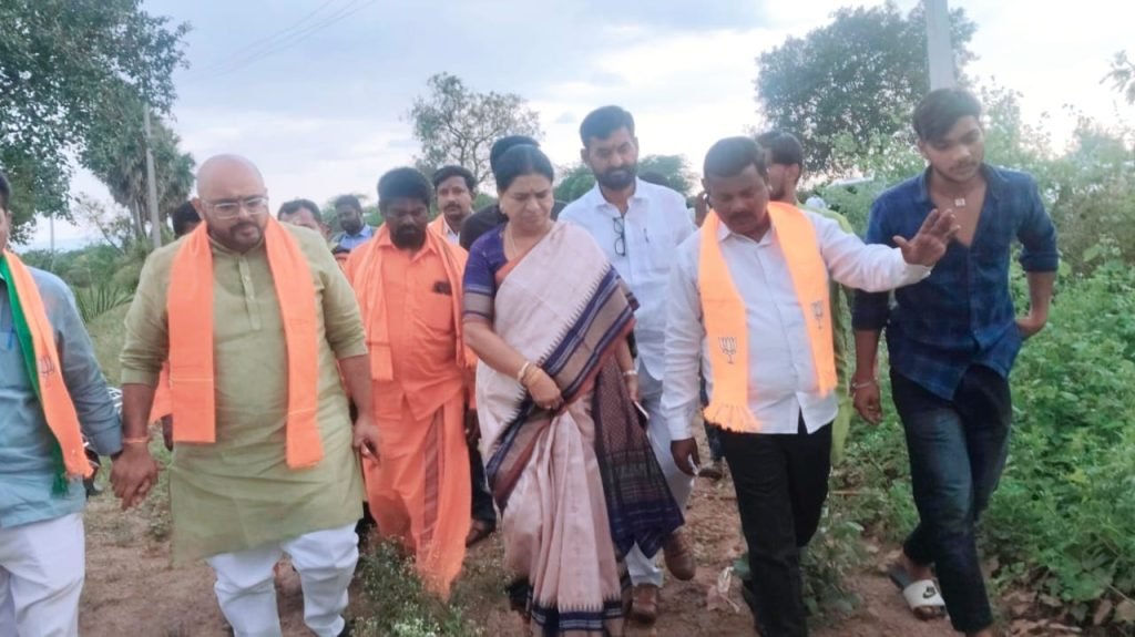 MP DK Aruna : ఎంపీ డి కె అరుణ అల్టిమేటo, ప్రతి గింజనష్టం లెక్కతేల్చాల్సిందే, ప్రతి రైతుకు పరిహారం అందించాల్సిందే