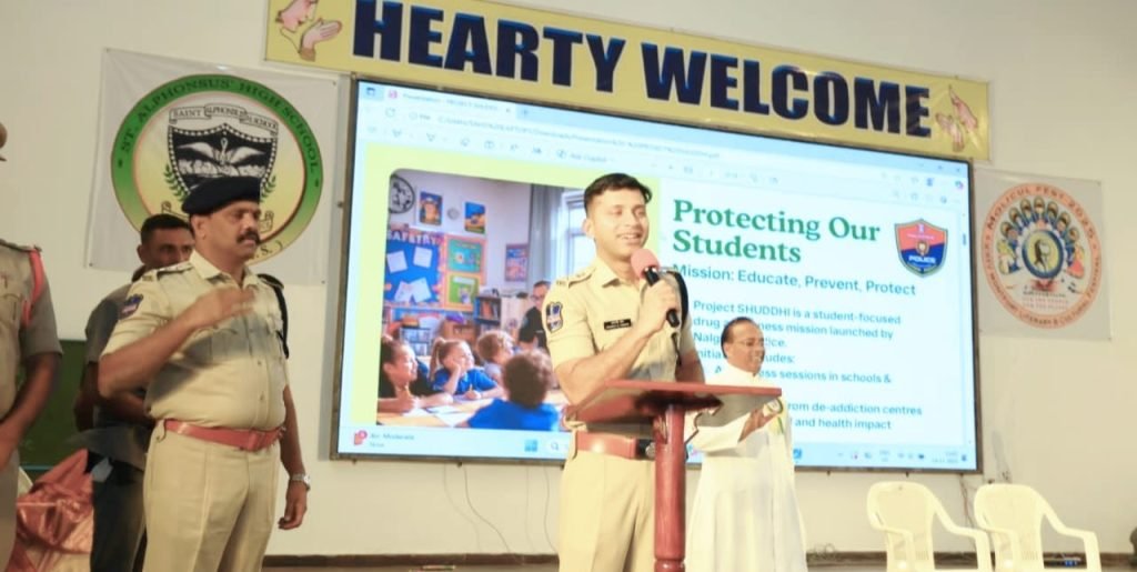 SP Sharath Chandra : నల్లగొండ ఎస్పీ శరత్ చంద్ర కీలక వ్యాఖ్య, నేటి బాలలే దేశ ప్రగతికి మూలాలు 