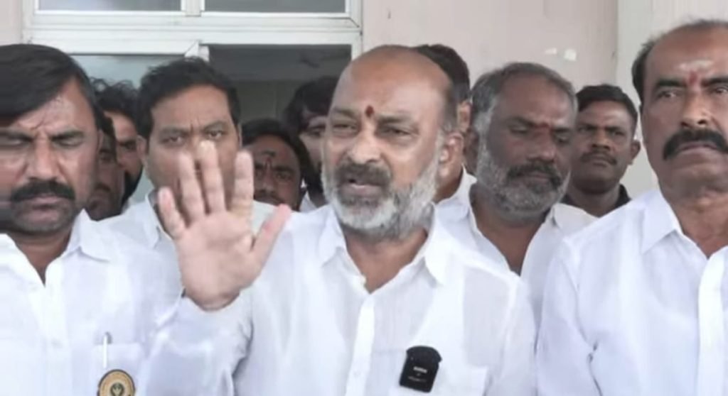 Union Minister Bandi Sanjay : కేంద్ర మంత్రి బండి సంజయ్ సంచ లన ప్రకటన, మార్చి నాటికి మావో యిజానికి అంతం పలుకుతాం 