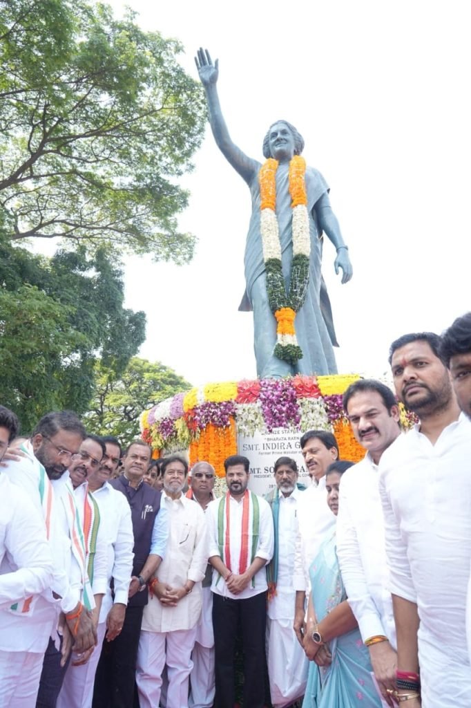 CM Revanth Reddy : సీఎం రేవంత్ రెడ్డి కీలక వ్యాఖ్య, సారె పెట్టి గౌరవించాలనే కోటి మం ది మహిళలకు కోటిచీరల పంపిణీ