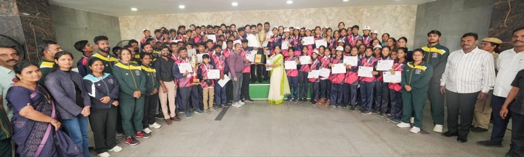 CM Revanth Reddy : బిగ్ బ్రేకింగ్, ఓవరాల్ ఛాంపియన్స్‌ గా తెలంగాణ,230పతకాలు గెలిచి న విద్యార్ధులకు సీఎంరేవంత్ విషెష్ 