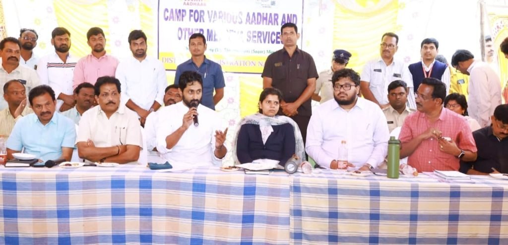 District Collector Ila Tripathi : బిగ్ బ్రేకింగ్, నల్లగొండ జిల్లా కలెక్టర్ ఇలాత్రిపాఠి నెల్లికల్ చెంచువాని తండా సందర్శన, చెంచుల సమస్య ల పరిష్కారం కోసం 