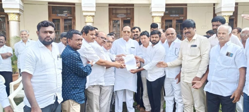 Chairman Gutta Sukhender Reddy : మండలి చైర్మన్ గుత్తా సుఖేందర్ రె డ్డి అప్పీల్, కాంట్రాక్టర్లకు పెండింగ్ బి ల్లులను వెంటనే విడుదల చేయాలి