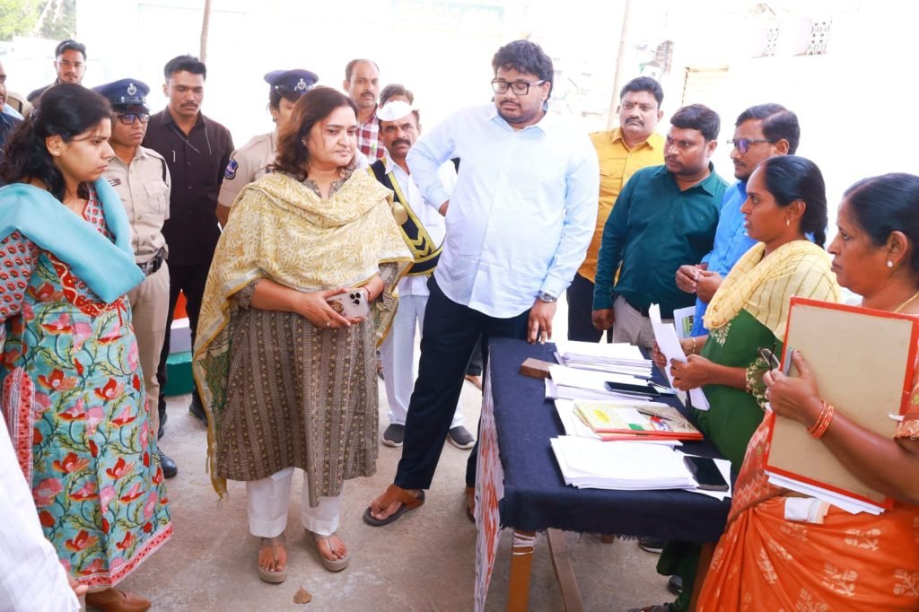 Big Breaking : బిగ్ బ్రేకింగ్, నల్లగొండ జిల్లాలో ఎ న్నికల సాధారణ పరిశీలకురాలి ప ర్యటన, క్లస్టర్ నామినేషన్ కేంద్రాల ను పరిశీలన