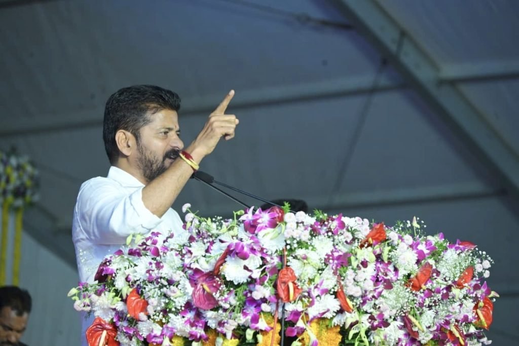 CM Revanth Reddy : సీఎం రేవంత్ రెడ్డి కీలక వ్యాఖ్య, స్వరాష్ట్ర ఆకాంక్షకు మొట్టమొదట పాల్వంచ, కొత్తగూడెం ప్రాంతంలో నే పునాది పడిoది 