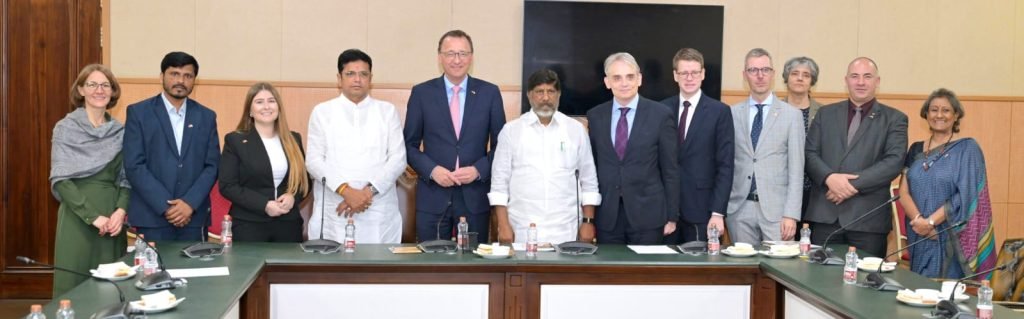 Deputy CM Bhatti Vikramarka : బిగ్ బ్రేకింగ్, జర్మనీ పార్లమెంట్ బృం దం కితాబు, తెలంగాణ విజన్ డా క్యుమెంట్ అద్భుతమని వ్యాఖ్య 