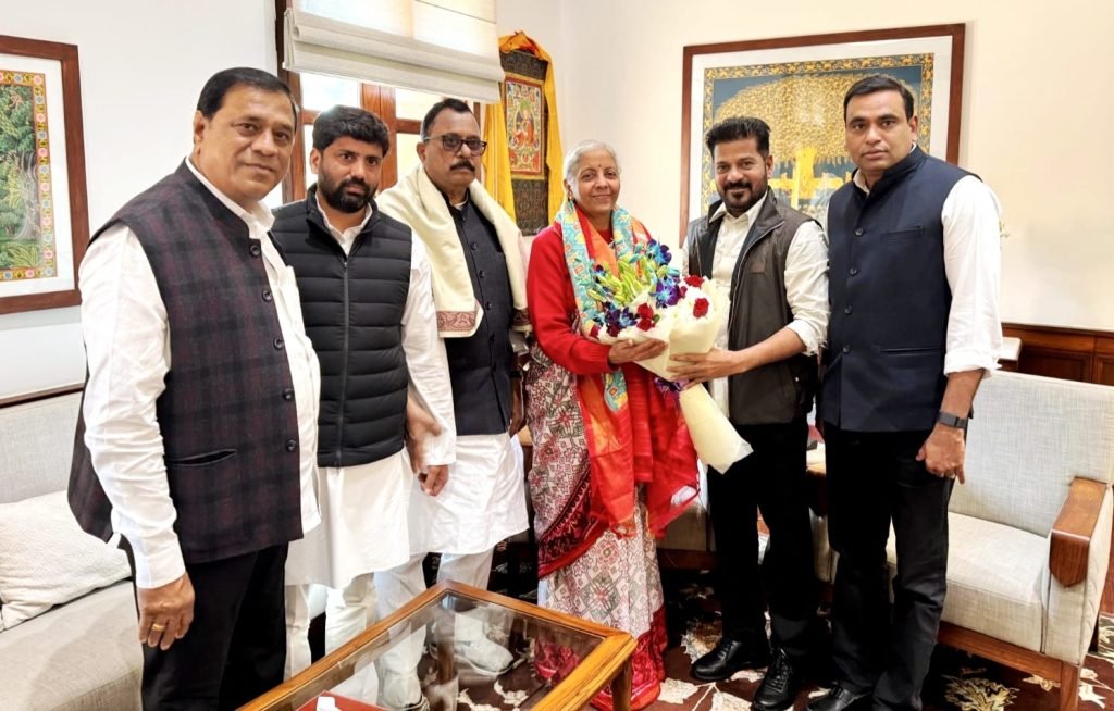 CM Revanth Reddy : బిగ్ బ్రేకింగ్, హస్తినలో సీఎం రేవం త్ సుడిగాలిపర్యటన, కేంద్రమంత్రు లు, పార్టీ నేతలతో విస్తృత భేటీలు 