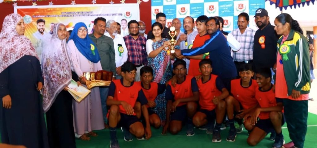District Collector Ila Tripathi : నల్లగొండ జిల్లా కలెక్టర్ ఇలా త్రిపాఠి ఉద్బోధ, పట్టుదలతో ఏదైనా సాధిం చవచ్చు 
