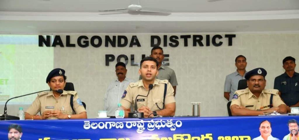 District SP Sharath Chandra Pawar : జాతీయ రోడ్డు భద్రతా 2026 మా సోత్సవాల వాల్ పోస్టర్ ఆవిష్కర ణ