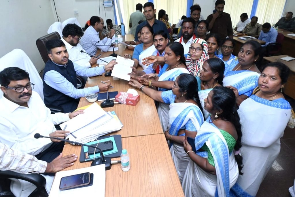 Pending Bills of ASHA Workers: ఆశా వర్కర్లకు పెండింగ్ బిల్లులు వెంటనే చెల్లించాలి 