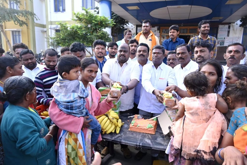 Leader Pilli Ramaraju Yadav : నల్లగొండ ప్రభుత్వాసుపత్రిలో ఘ నంగా అల్పాహార పంపిణీ 