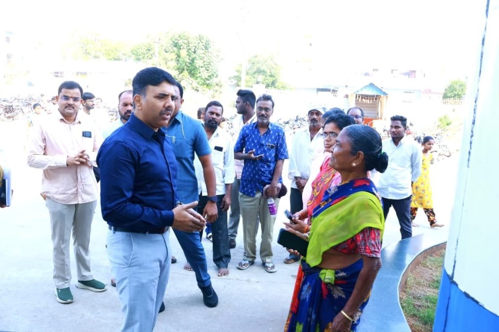 District Collector Chandrashekhar: బిగ్ బ్రేకింగ్, నల్లగొండ ప్రభుత్వాసు పత్రిలో కలెక్టర్ చంద్రశేఖర్ ఆకస్మిక తనిఖీ, సేవలపై రోగులతో ఆరా 