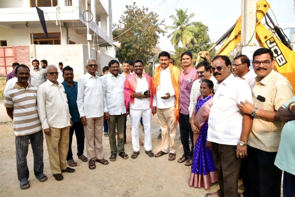 Municipal Chairman Burri Srinivas Reddy : మంత్రి కోమటిరెడ్డి సహకారంతో సమస్త డివిజన్ల అభివృద్ధికి కృషి