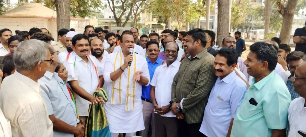 Minister Komatireddy Venkat Reddy : మున్సిపల్ కార్పొరేషన్ ఎన్నిక ల లో కాంగ్రెస్ జెండా ఎగరాలి 