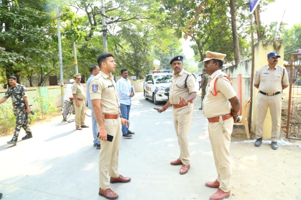 District SP Sharath Chandra Pawar : నల్లగొండ ఎస్పీ అల్టిమేటం, ఎన్నిక ల ప్రవర్తన నియమావళి తూచా త ప్పకుండా పాటించాలి 