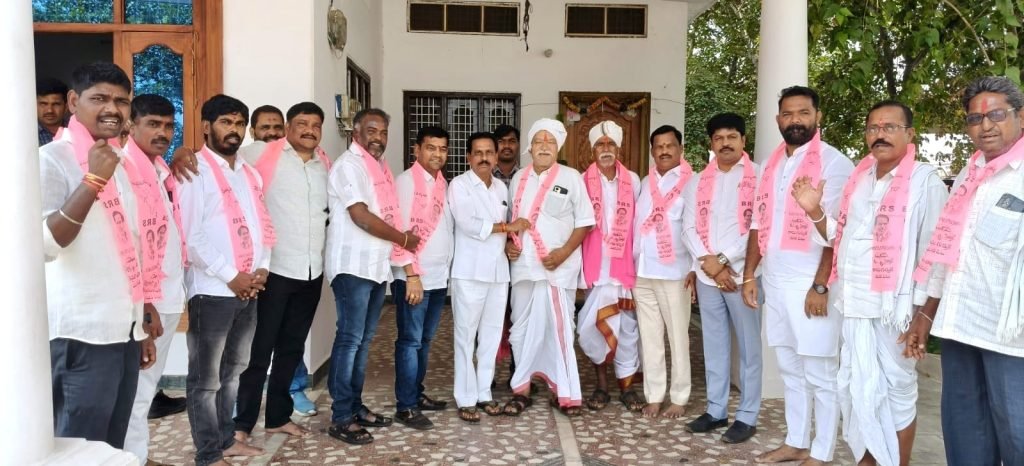 Brs Ex MLa Ravindra Kumar : దేవరకొండలో బిఆర్ఎస్ లో ఊ పందుకున్న చేరికలు 