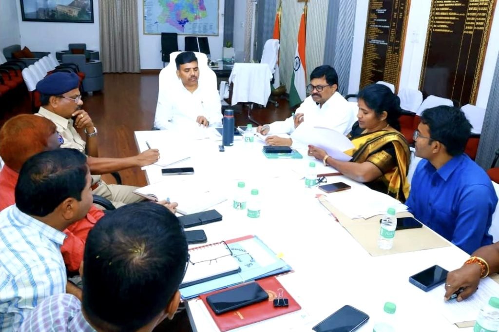 Nalgonda District Collecter : బిగ్ బ్రేకింగ్, నల్లగొండ కలెక్టర్ ఆదేశాలు, ఆహార ఉత్పత్తి కేంద్రాలపై విస్తృతదాడులు నిర్వహించాలి