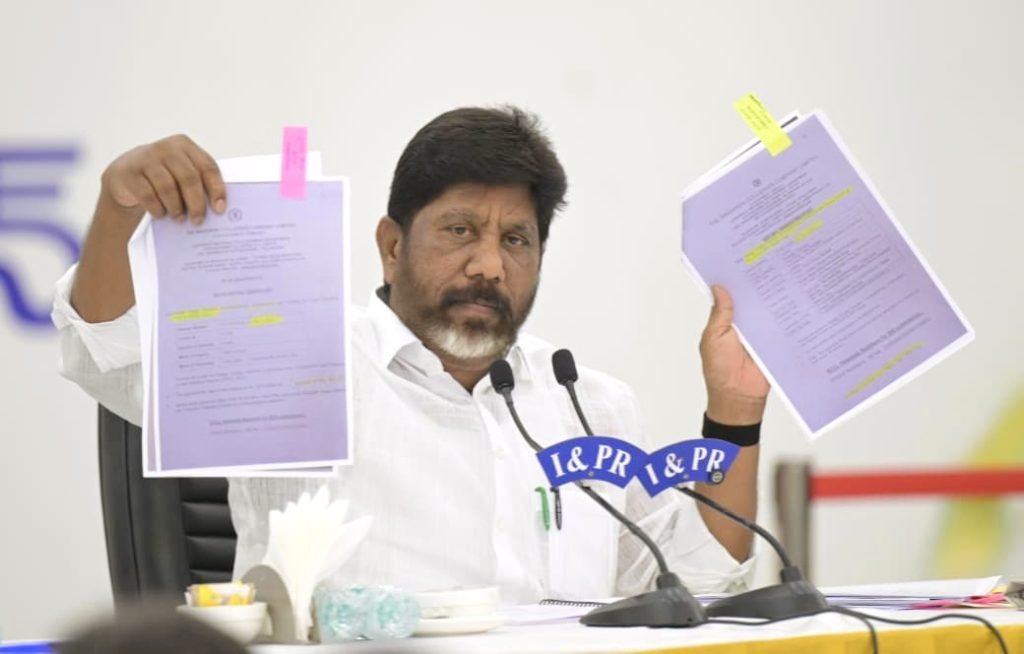 Deputy CM Bhatti Vikramarka : డిప్యూటీ సీఎం భట్టి ఫైర్, ఏప్రయో జనాల కోసం అతిపెద్ద ప్రభుత్వ రం గ సంస్థపై నిందలు వేస్తున్నారు 