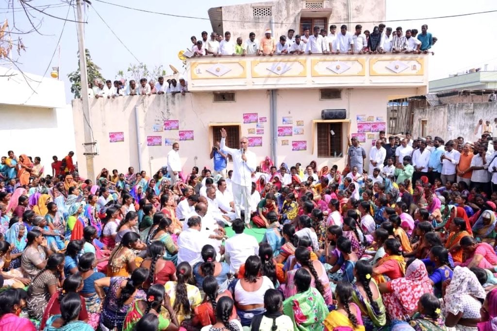 Ex Minister Harish Rao : మాజీ మంత్రి హరీష్ ఘాటువ్యాఖ్య, కారుగుర్తుకు ఓటేస్తేనే రేవంత్ రెడ్డికి గూబగుయ్యిమoటది