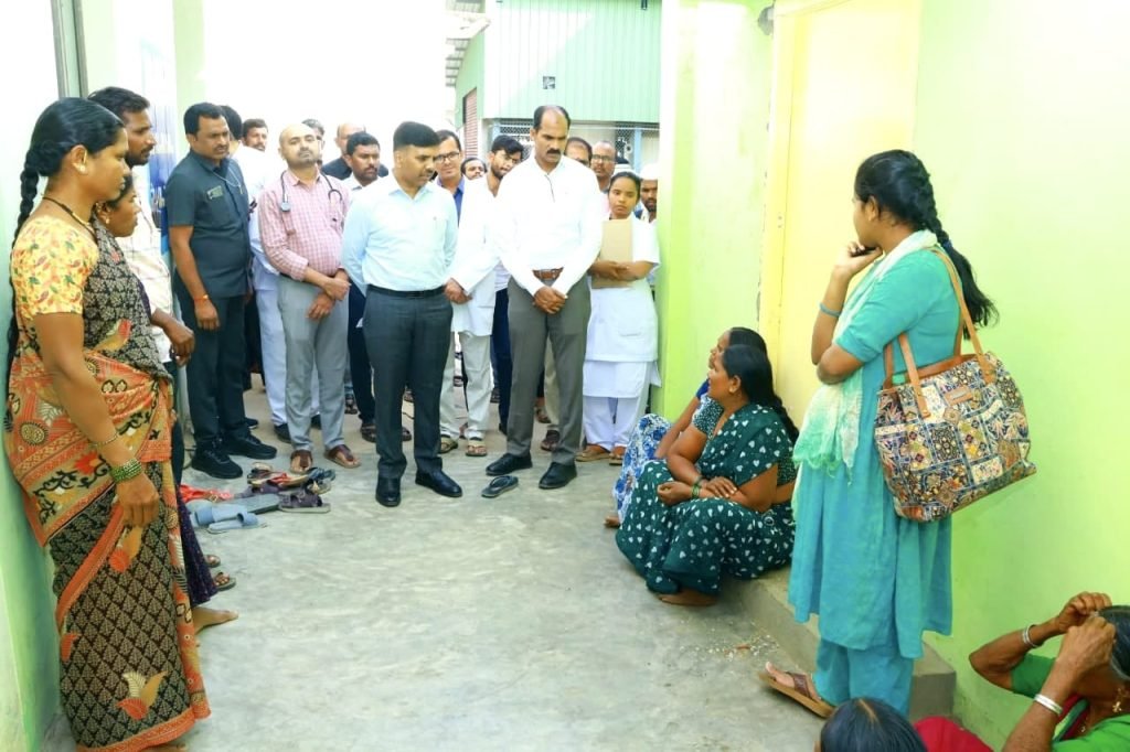 District Collector Chandrashekhar : నల్లగొండ జిల్లా కలెక్టర్ చంద్రశేఖర్ సూచన, రోగులకు ఇబ్బంది లేకుం డా వైద్యం అందించాలి 