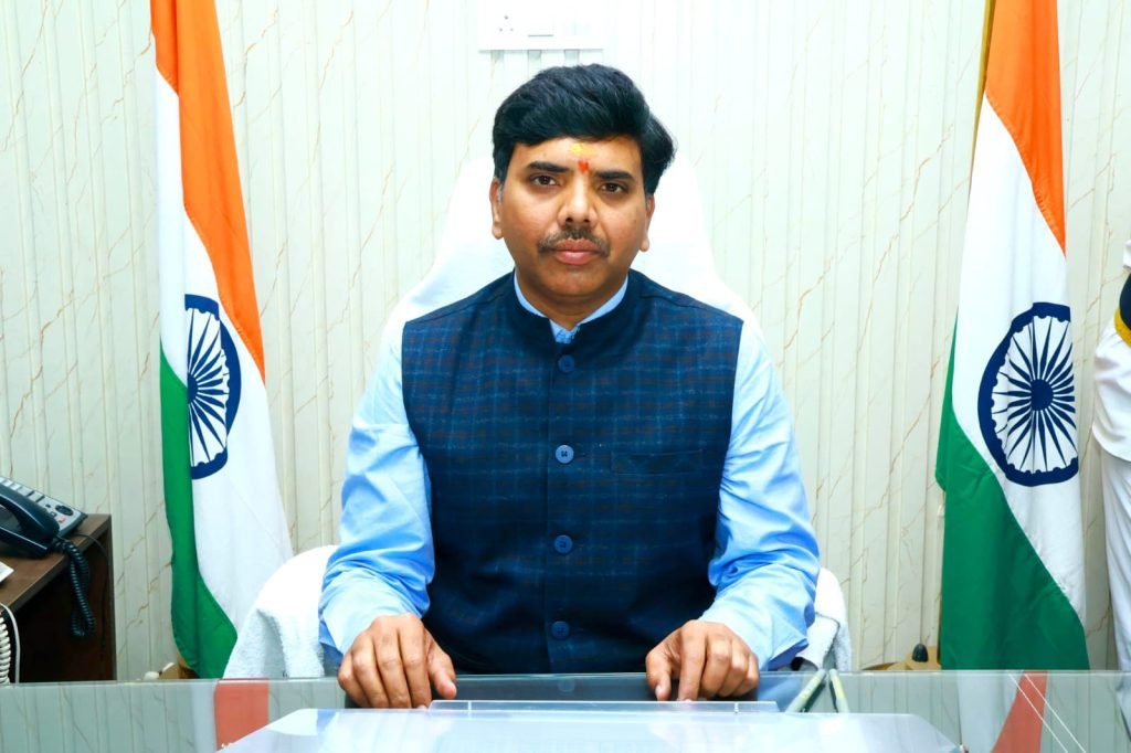 District Collector Chandrashekhar : బిగ్ బ్రేకింగ్, నల్లగొండ జిల్లా కలెక్టర్ చంద్రశేఖర్ కీలక ప్రకటన, ఈనెల 11 వ తేదీన స్థానిక సెలవుదినం